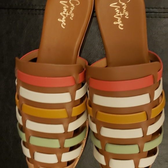 Crown Vintage slip on sandals sz 8 - Picture 3 of 13